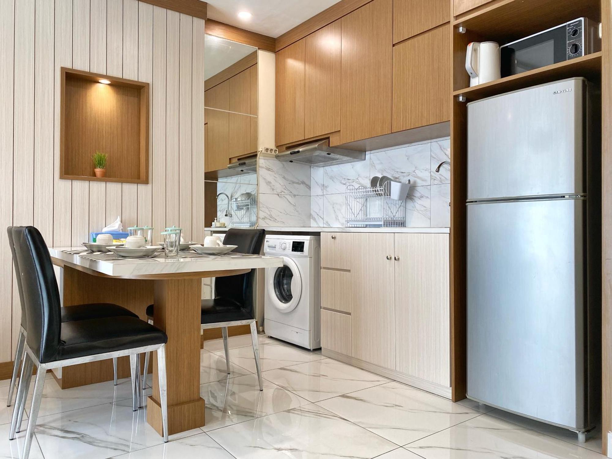 Ravarine Suite Apartment Jakarta Exterior photo