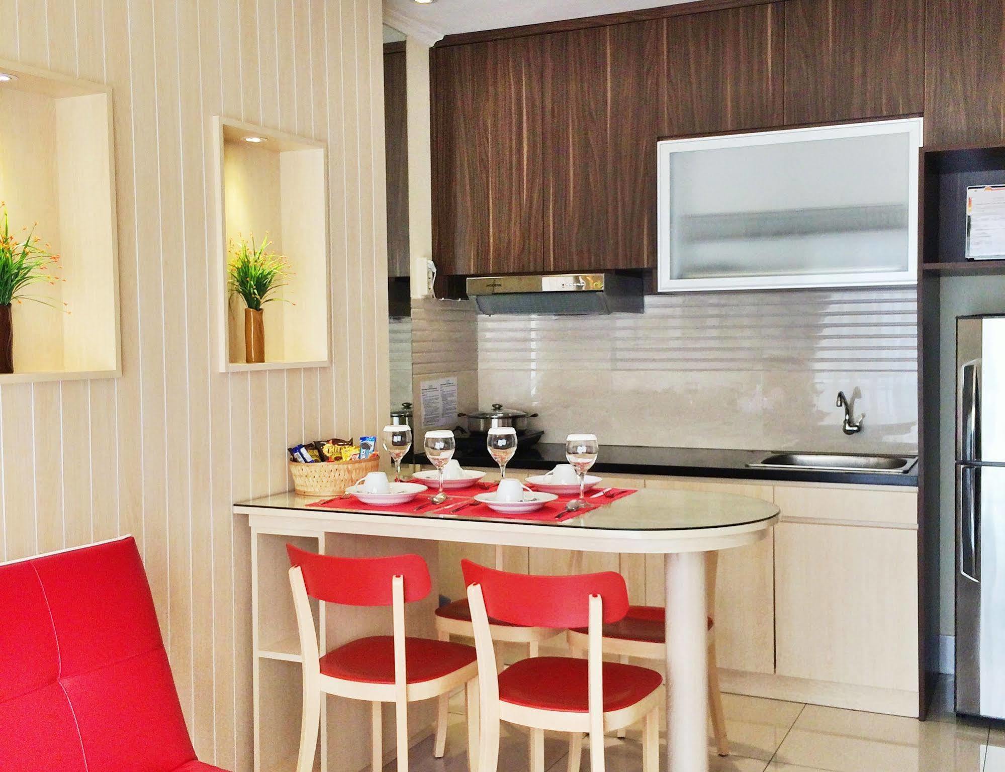 Ravarine Suite Apartment Jakarta Exterior photo